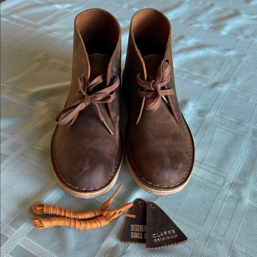 Women’s Clarks Desert Boot size 8 medium Brand New!